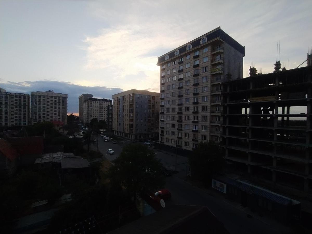 Aura On Turusbekova Street 124 Apartment Bishkek Ngoại thất bức ảnh