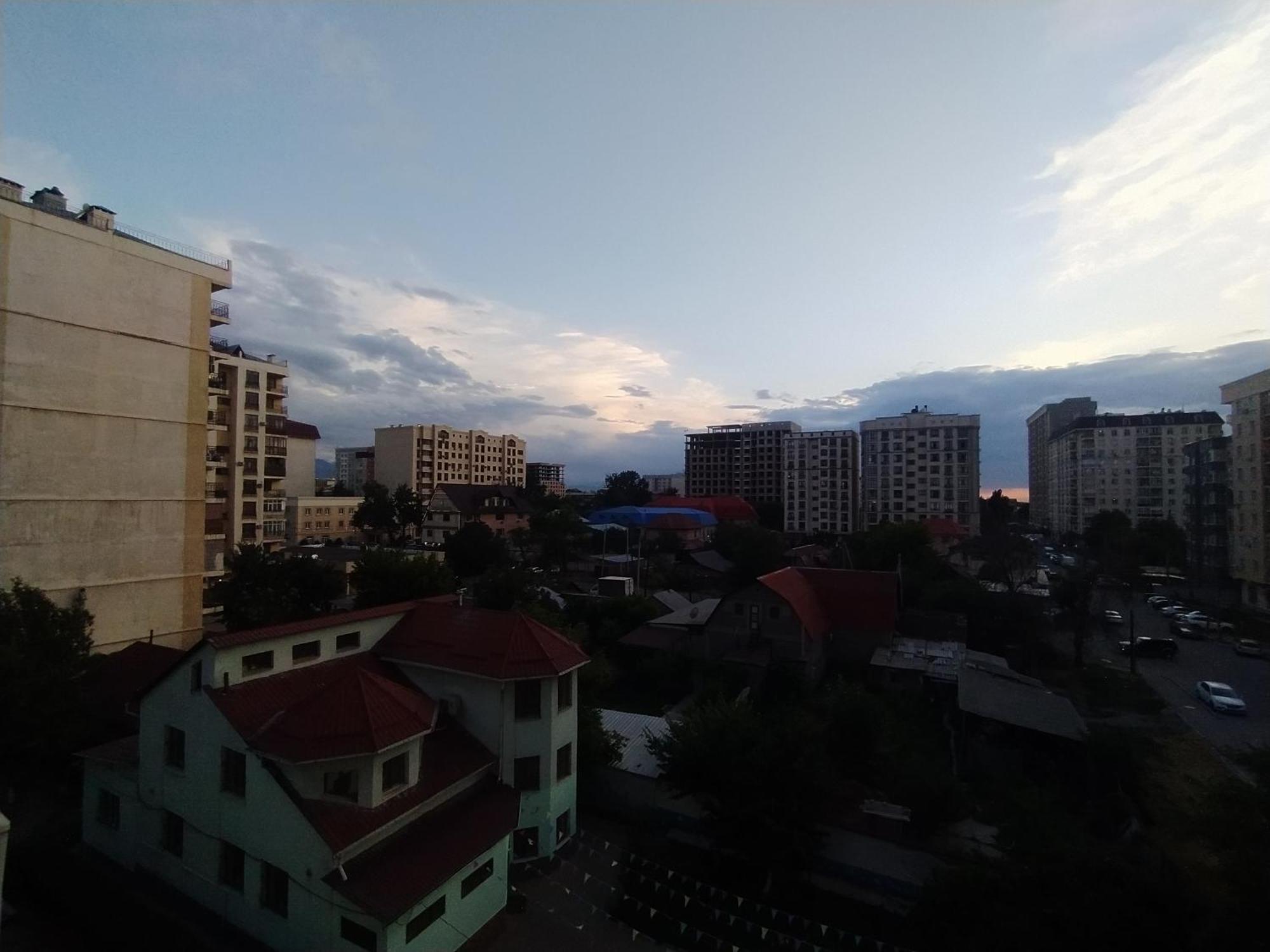Aura On Turusbekova Street 124 Apartment Bishkek Ngoại thất bức ảnh